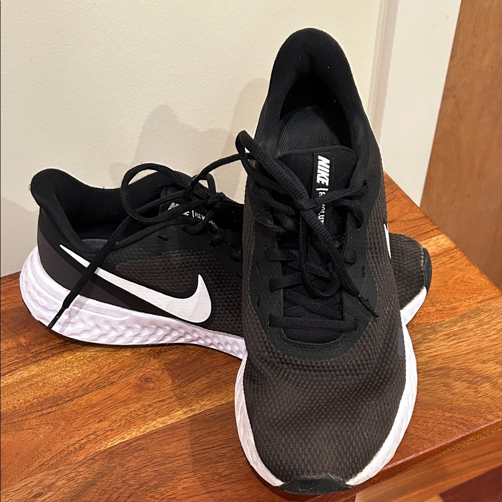 Nike Black Running Sneakers Woman’s Sz10